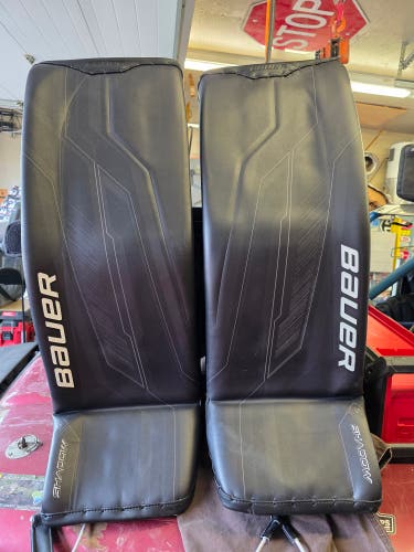 Medium 2024 Bauer Supreme Shadow Goalie Leg Pads (New)