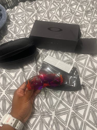 Unisex One Size Fits All Oakley Radar EV Sunglasses (New)