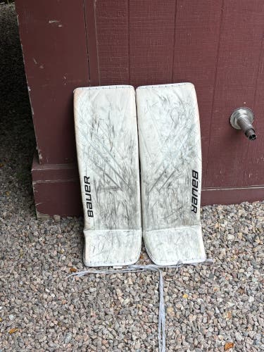 Large Bauer Vapor Hyperlite Goalie Leg Pads (Used)