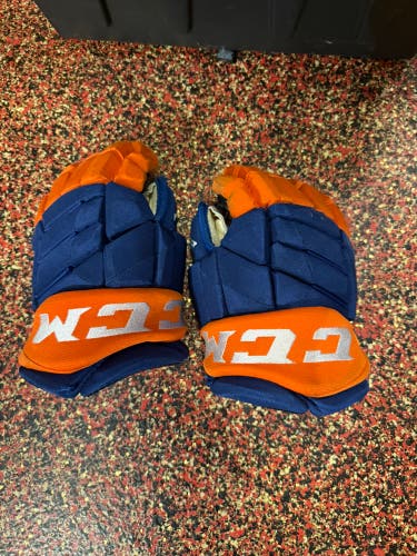 New York Islanders CCM HGPJSPP Gloves 13" Pro Stock (Used)