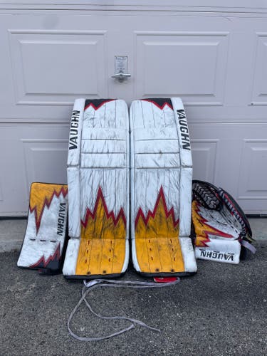 36" 2020 Vaughn V9 Pro Carbon Regular Goalie Full Set Pro Stock (Used)