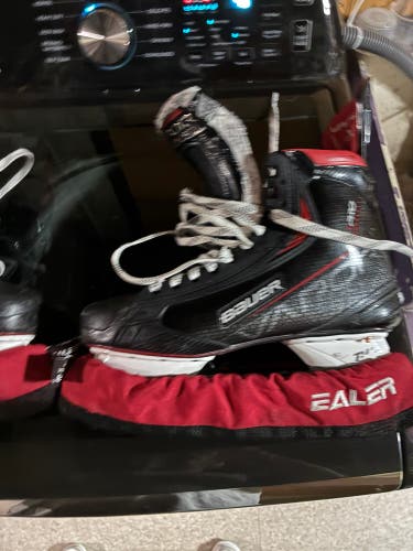 2021 Bauer Vapor 3X Pro Hockey Skates Wide Width 9.5 Fit 3 (Used)