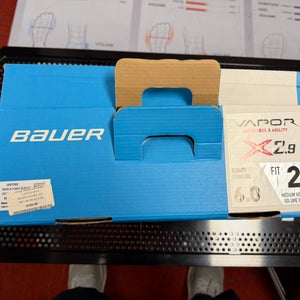 *BRAND NEW PROSHOP SALE* Bauer Vapor X2.9 Hockey Skates Size 6 FIT 2