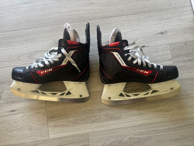 2015 CCM JetSpeed Hockey Skates Regular Width 7 (Used)