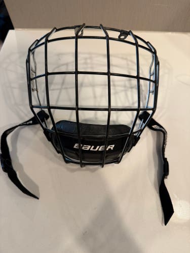 Medium Bauer Profile II Facemask Full Cage (Used)