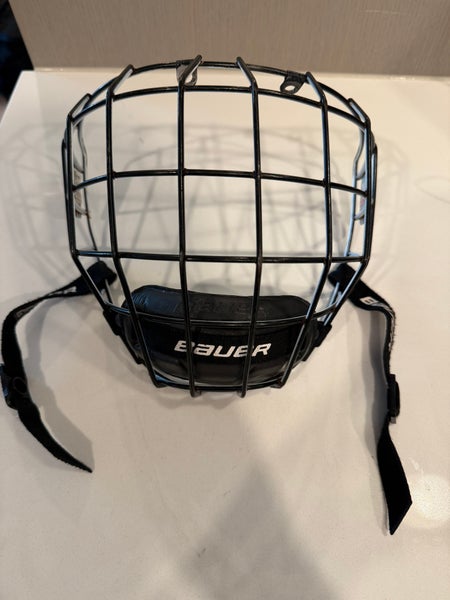 Medium Bauer Profile II Facemask Full Cage (Used)