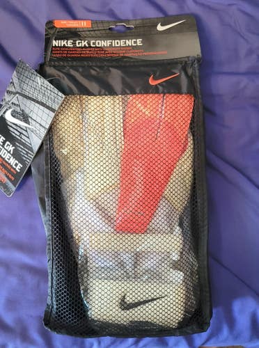 XL Nike Goalie Gloves (New)