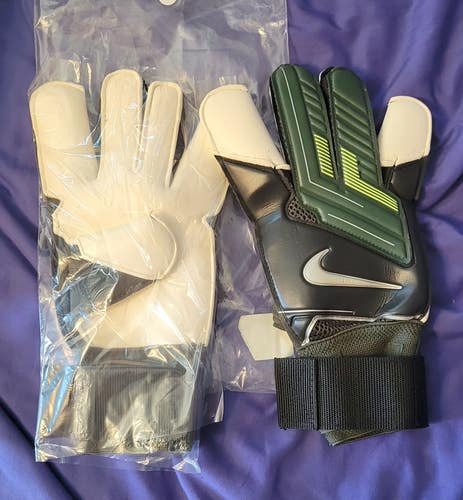 Large Nike Goalie Gloves (New)