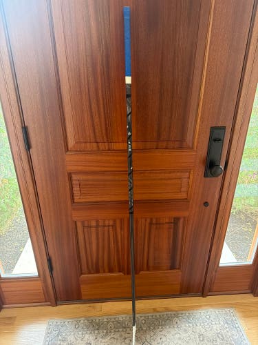 Senior Bauer Vapor Hyperlite 2 Right Handed Hockey Stick P92 65 Flex (Used)