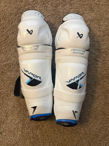 Senior Bauer Vapor Flylite 15" Shin Pads (Used)