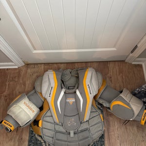 Medium Vaughn Ventus LT88 Goalie Chest Protector (Used)