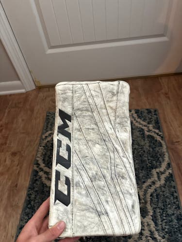 CCM Extreme Flex III E3.9 Regular (Used)