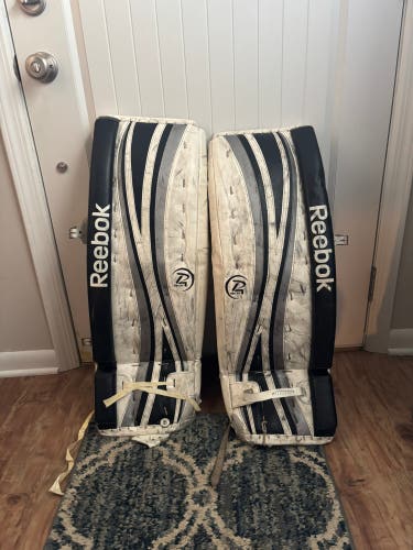 32" CCM Goalie Leg Pads (Used)