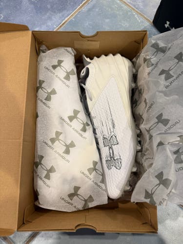 White Men's Size M 11.0 (W 12.0) Adult Under Armour Blur (New)