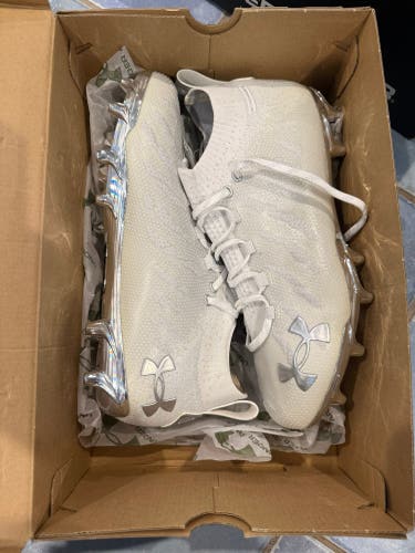 White Men's Size M 10.5 (W 11.5) Adult Under Armour Spotlight MC (New)