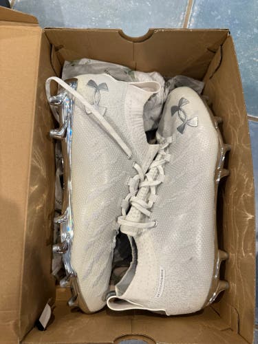 White Men's Size M 11.0 (W 12.0) Adult Under Armour Spotlight MC (Used)
