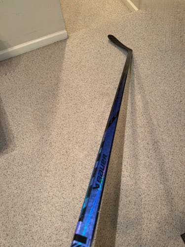 Senior Bauer Twitch Left Hand Hockey Stick P92 77 Flex (New)