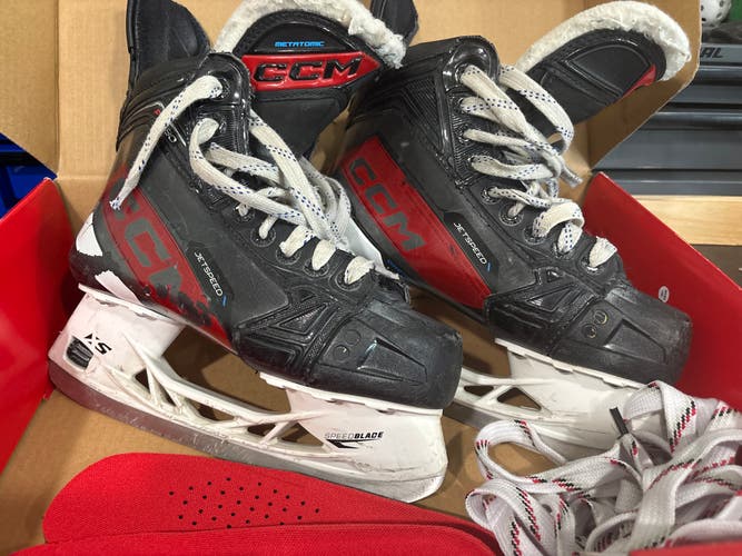CCM JetSpeed FT680 Hockey Skates Size 4 (Used)