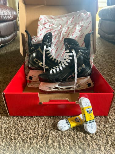 Black 2024 CCM Tacks XF Hockey Skates Regular Width 8.5 (Used)