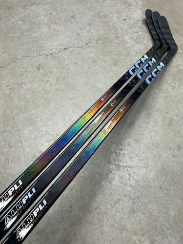 3 Pack 85 Flex P90TM Senior CCM Jetspeed FT8 Pro Right Hand Hockey Stick Pro Stock (New)