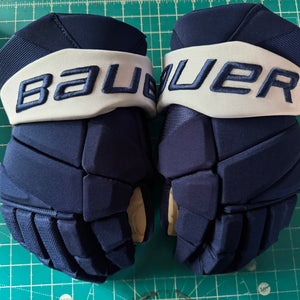 Leafs Pro Stock Bauer Vapor Hyperlite Gloves 14" (Used)