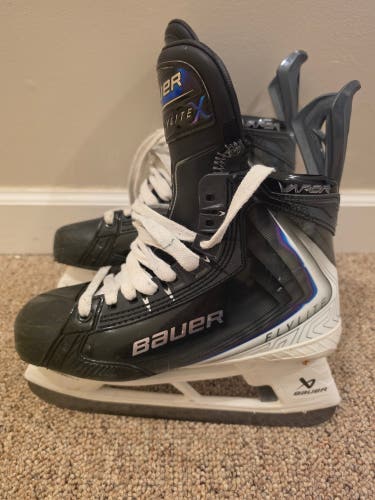 Black/White 2025 Bauer Vapor Flylite Hockey Skates Extra Wide Width 8.5 (Used)