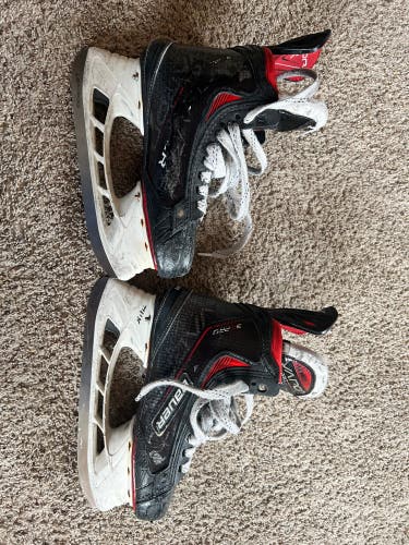 2021 Bauer Vapor 3X Pro Hockey Skates Regular Width Size 3 (Used)