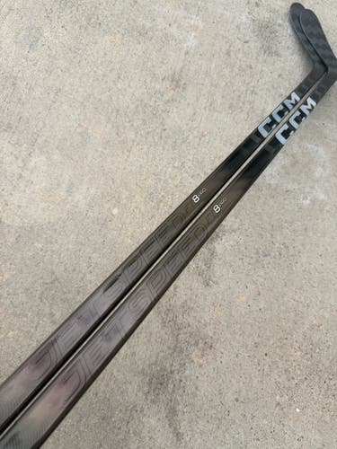 2 Pack CCM JETSPEED FT8 PRO Pro Stock Hockey Stick Grip P28 80 Flex Left 0540