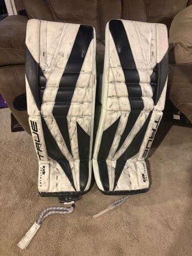 34" True 9x3 Goalie Leg Pads (Used)