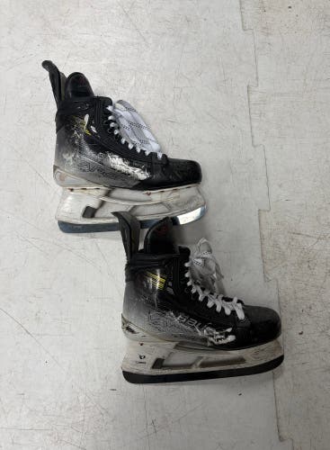 Bauer Vapor Hyperlite 2 Hockey Skates w/ FLY-TI Blades - 7.5 FIT 3