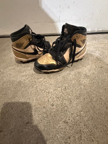 Gold Kid's 3.5Y (Big Kids / Youth) Youth Nike Air Jordan High Top Molded Cleats (Used)