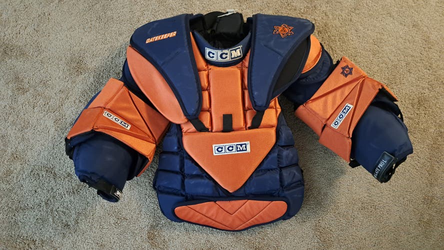 Small / Medium CCM Gatekeeper Pro L Goalie Chest Protector (Used)