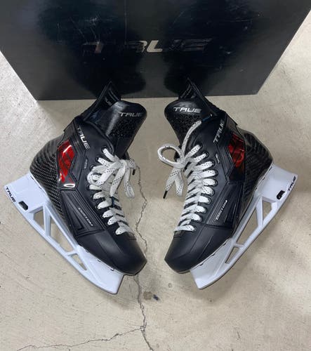 True Pro Custom SVH Hockey Skates Wide Width Pro Stock 7.5 (Used Once)
