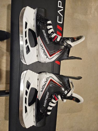 Black 2026 Bauer Vapor Hockey Skates Size 1