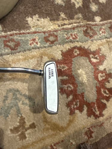 Unisex 2006 Odyssey White Hot 2-Ball Mallet Right Handed Putter 35" (Used)