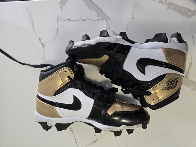 Gold Kid's 5.5Y (Big Kids / Youth) Youth Air Jordan High Top Molded Cleats (Used)