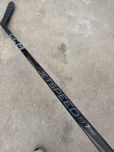 CCM JETSPEED FT7 PRO Pro Stock Hockey Stick Grip P28M 70 Flex Right 0550