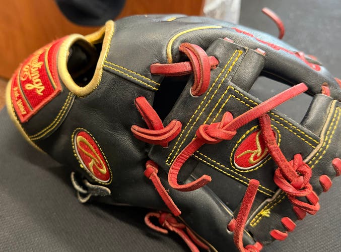 Rawlings Heart of the Hide RH Baseball Glove 11.5" (Used)