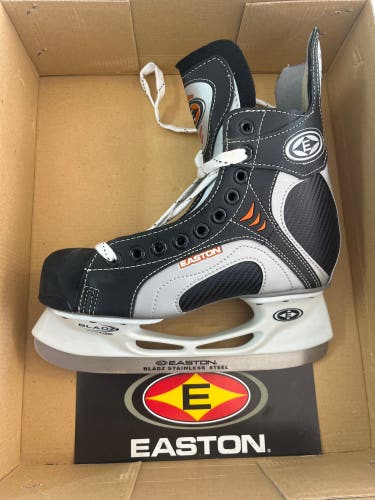 Vintage 2011 Easton Synergy 200 Hockey Skates Size 5 (New)