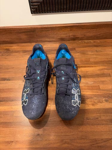 Men's Size M 11.0 Adult Under Armour Blur (Used)
