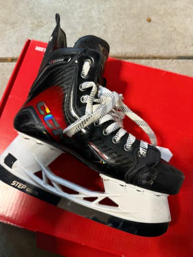 2025 CCM JetSpeed FT8 Pro Hockey Skates 7.5 (Used)