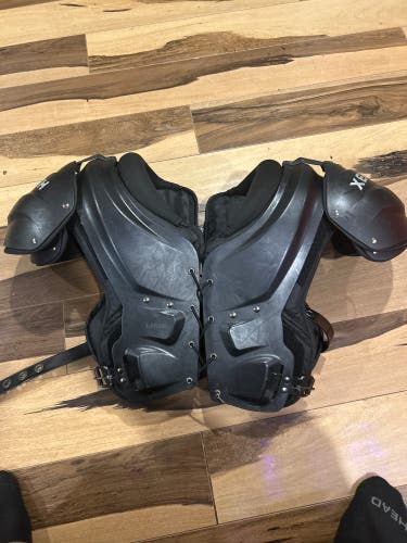 Large Adult Xenith Velocity 2 Shoulder Pads (Used)