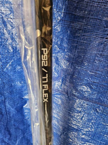 Senior Bauer Vapor Flypro Left Hand Hockey Stick P92 77 Flex (New)