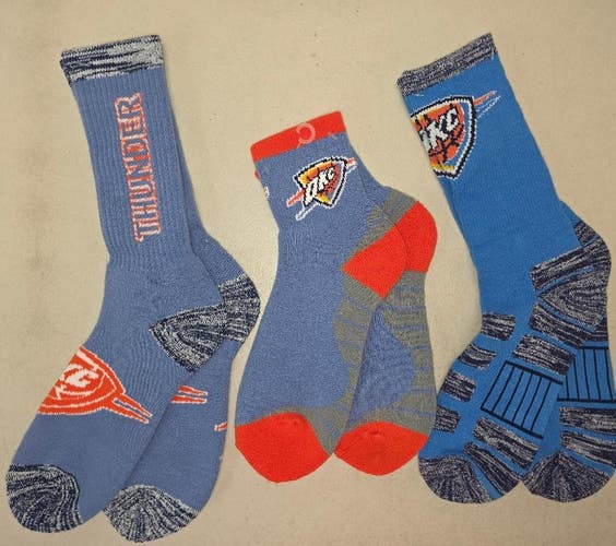 60622-2 Mens NBA OKC OKLAHOMA CITY THUNDER Crew Socks Lot of 3 Pair LARGE New