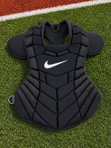 17”in Nike Diamond Elite Catcher's Chest Protector