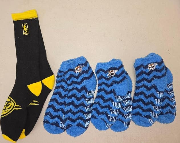 60622-7 Mens NBA OKC OKLAHOMA CITY THUNDER Crew Socks Lot of 4 Pair LARGE New