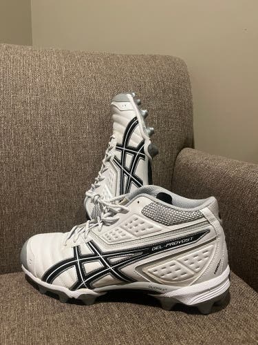 White Men's Size 13.0 (W 14.0) Asics Cleats (New)