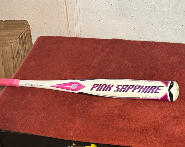 2022 Easton Pink Sapphire Bat (-10) 18 oz 28"
