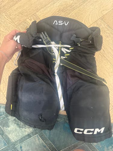 Men's Junior Small CCM Tacks Hockey Pants (Used)