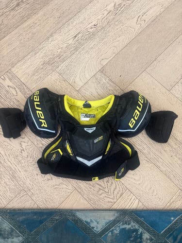 Men's Large Youth Bauer Supreme Ultrasonic Shoulder Pads (Used)